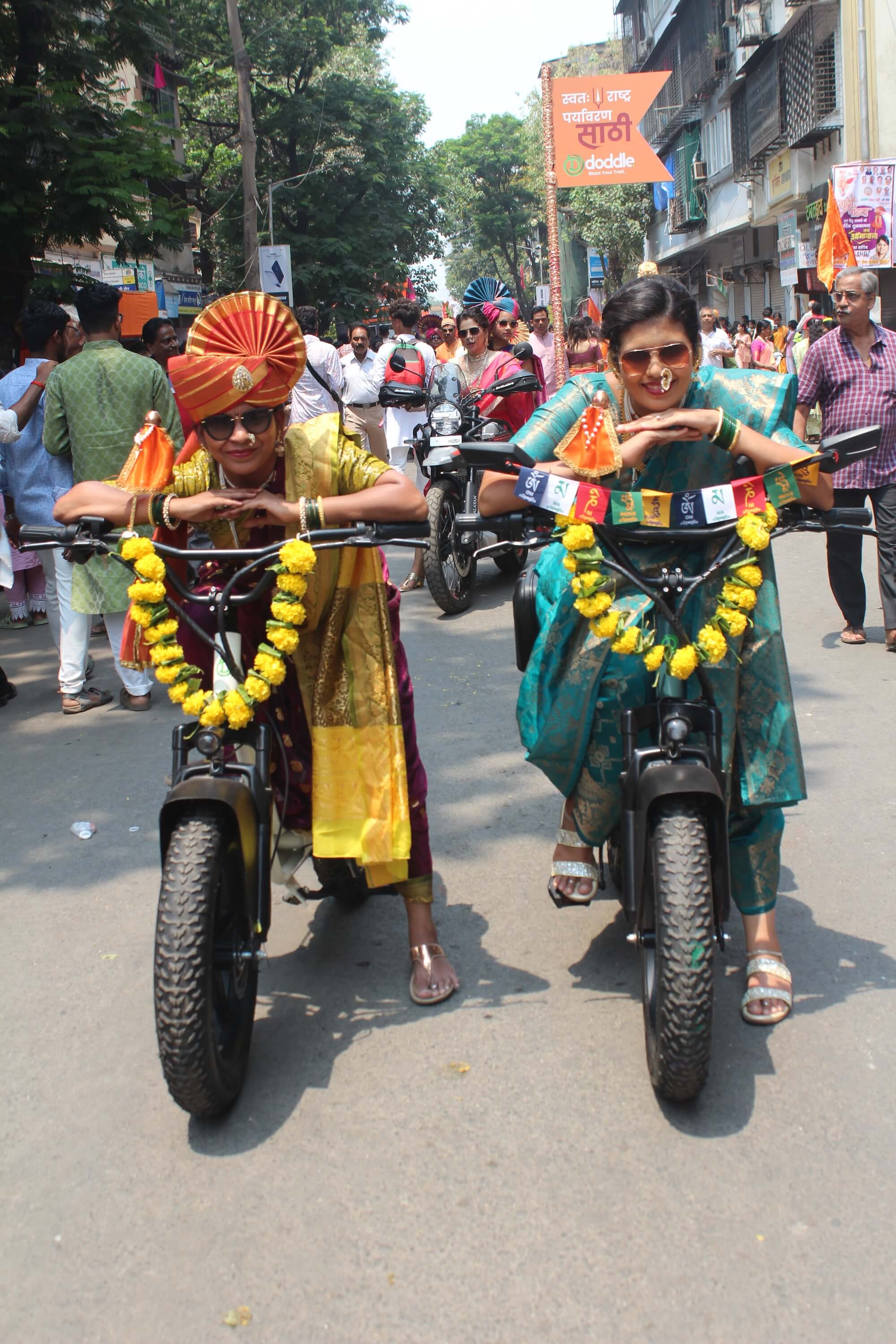 velzi-e-bike-office-commute-electric-bike