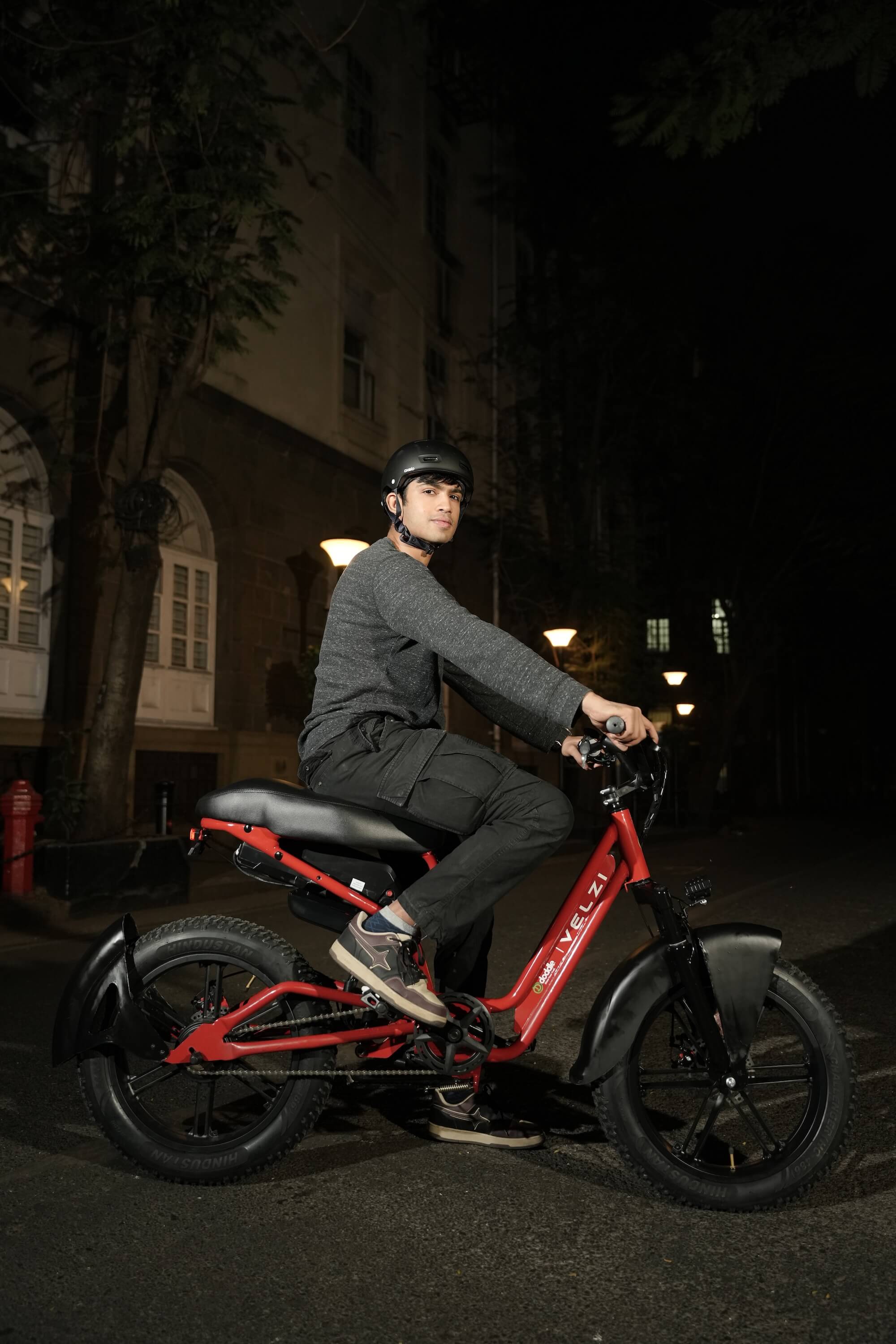 velzi-electric-cycle-safe-daily-commute-college