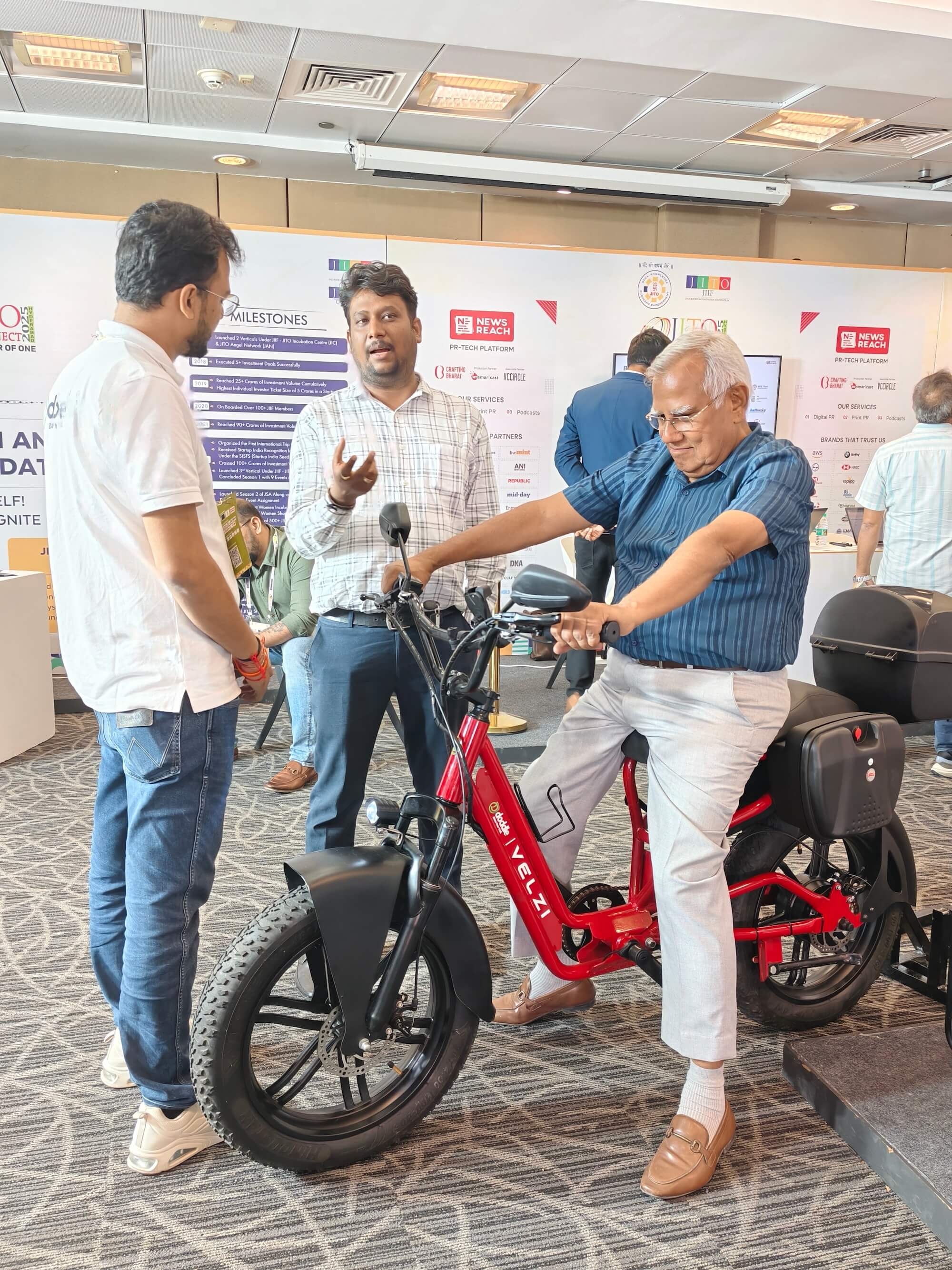 velzi-electric-cycle-safe-daily-use-battery-cycle-senior